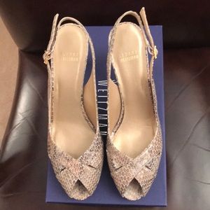 Stuart Weitzman 2” heels. 9SS